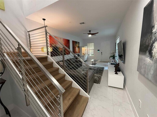 Building Photo - 6923 Julia Gardens Dr