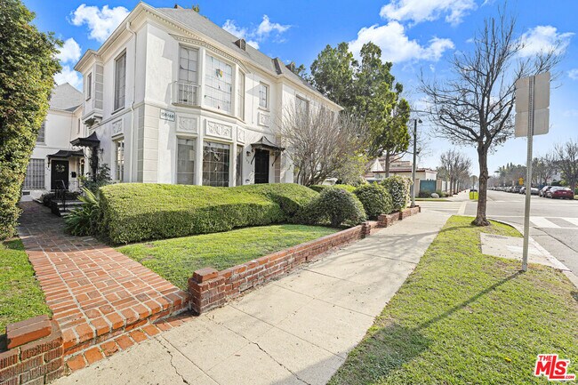 Building Photo - 168 S Elm Dr