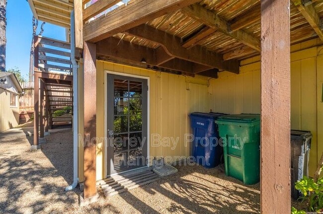 Building Photo - 24736 Dolores St