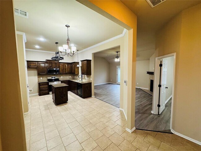 Building Photo - 8121 Hillers Rd