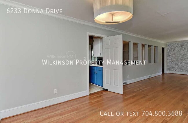 Building Photo - 6233 Donna Dr