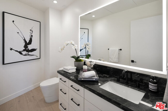 Building Photo - 5164 W Mid City Ct