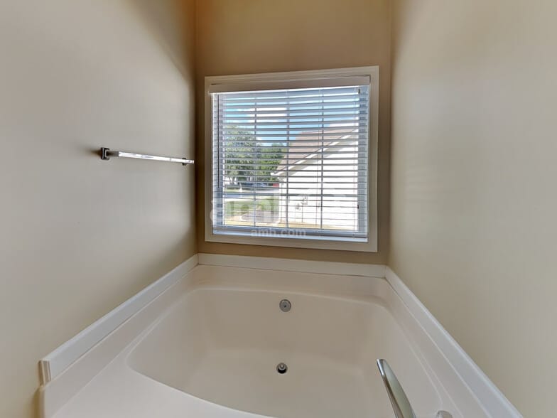 Building Photo - 2103 Yarbrough Way