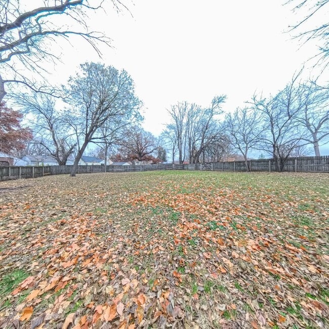 Building Photo - Beautiful 3 bedroom 1 bathroom home