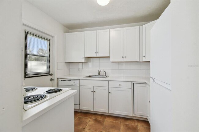 Building Photo - 3808 S Grady Ave