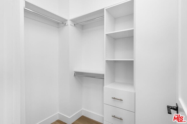 Building Photo - 5048 Cleon Ave