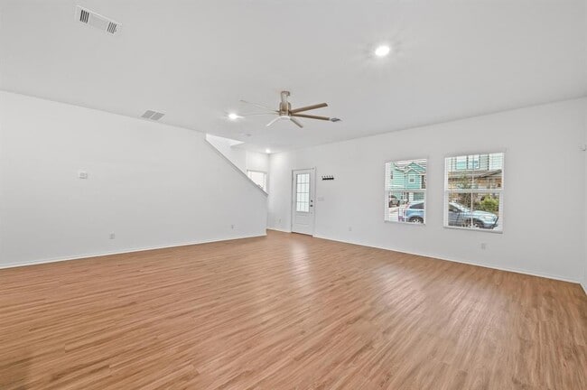 Building Photo - 167 Rioja