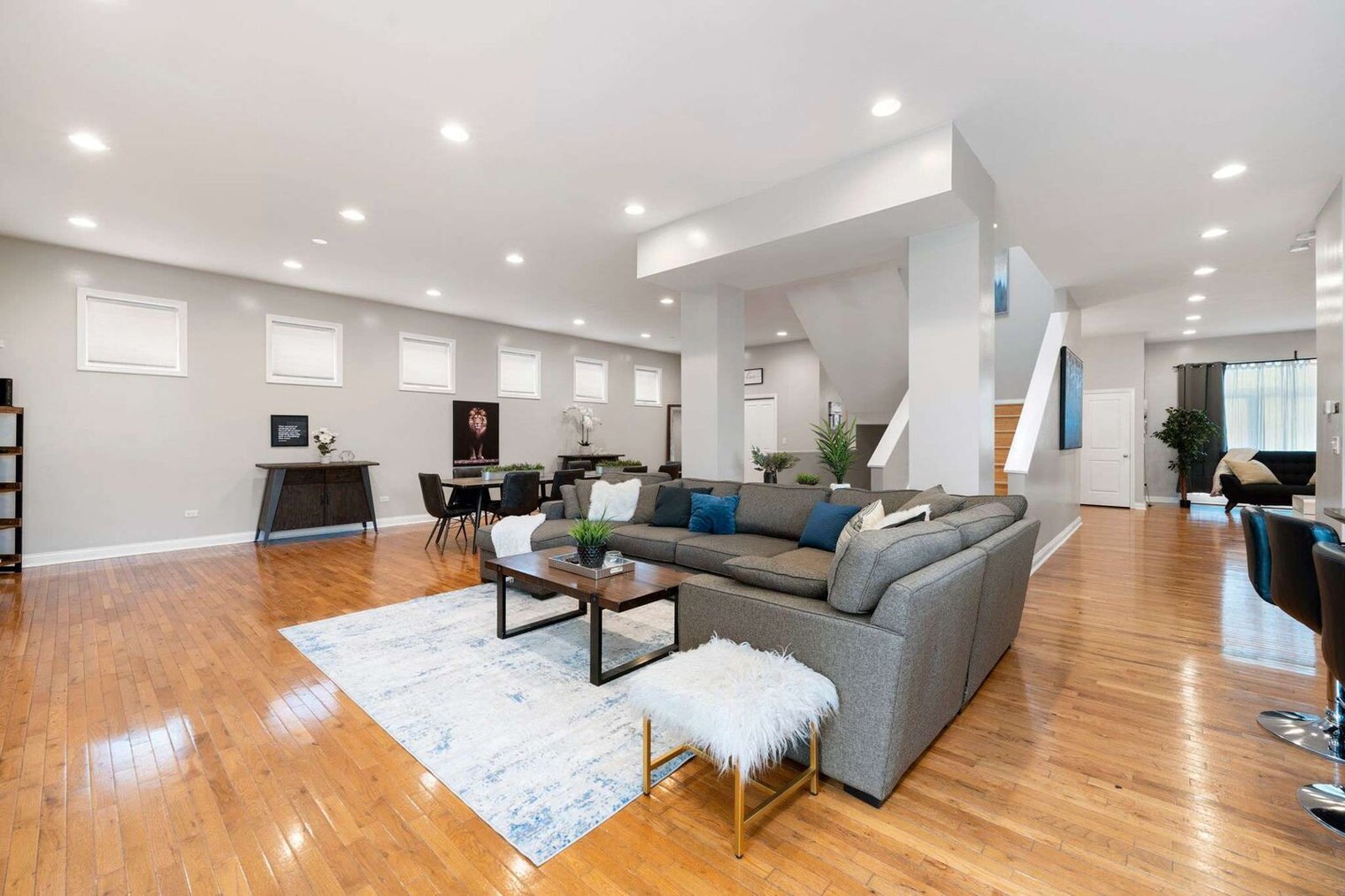 Building Photo - 2630 S Throop St