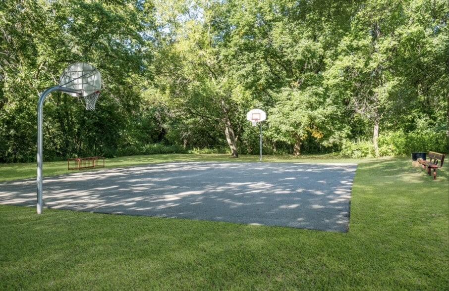 Building Photo - 80 Belmar St