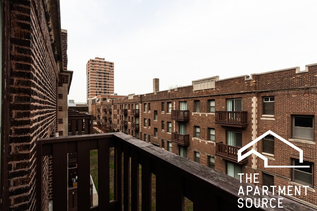 Building Photo - 3024 N Halsted St