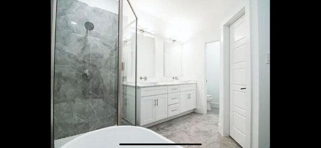 Building Photo - 1920 Carver Ave