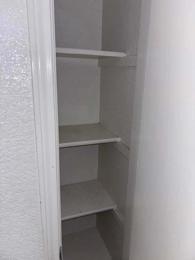 Building Photo - $1900.00-Remodeled 2 Bed 2 Bath, Condo in Glen Cove,(Vallejo) - Downstairs Unit