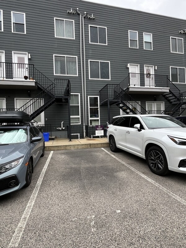 Building Photo - 1219 N 5th St