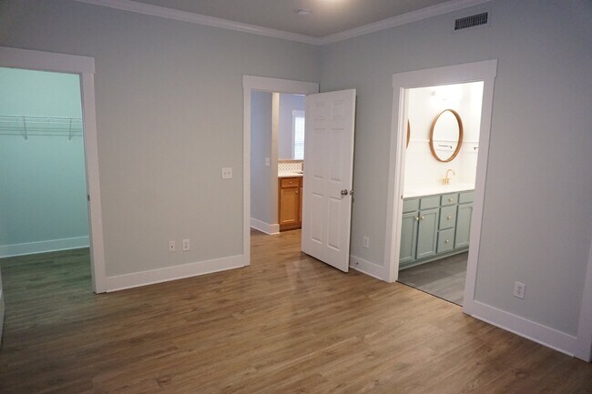 Building Photo - 2BR/2BA Condo in Trolley Path - $1,650/month Pet Friendly*