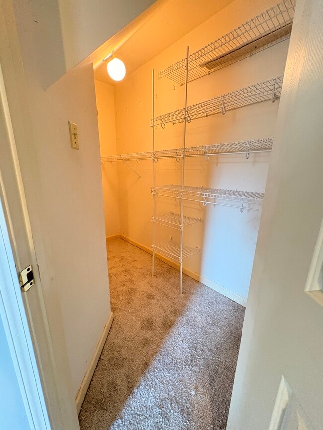 Building Photo - 1850 Wood Oak Dr