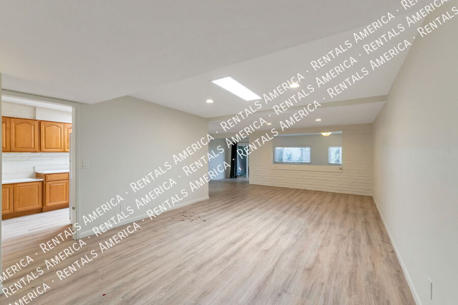 Building Photo - 88 E Cholla Shadows Dr