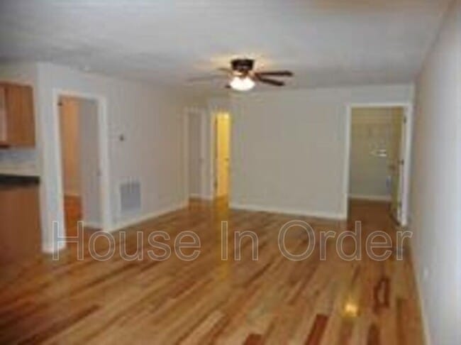 Building Photo - 15-1 Howards Row Place