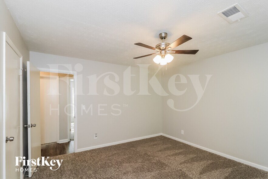 Building Photo - 4665 Jamerson Forest Pkwy