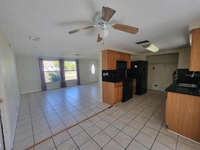 Building Photo - 22353 Buffalo Ave