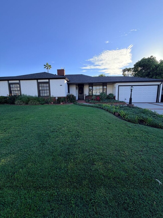 Building Photo - 8046 Dunfield Ave