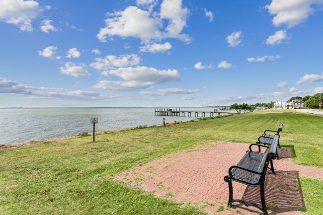 Building Photo - 3426 Kenmore Dr