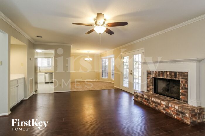 Building Photo - 30 Sylvan Forest Dr