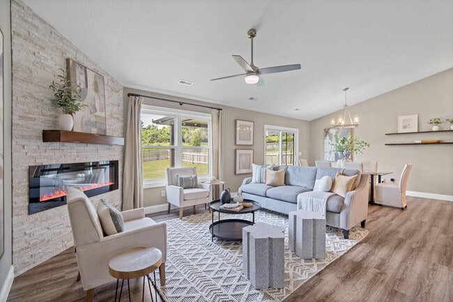 Building Photo - 5990 Tamarack Dr