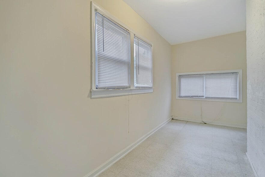 Building Photo - 8501 Rhode Island Ave