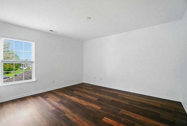 Building Photo - (Coming Soon) Townhome in Pineville – Quie...