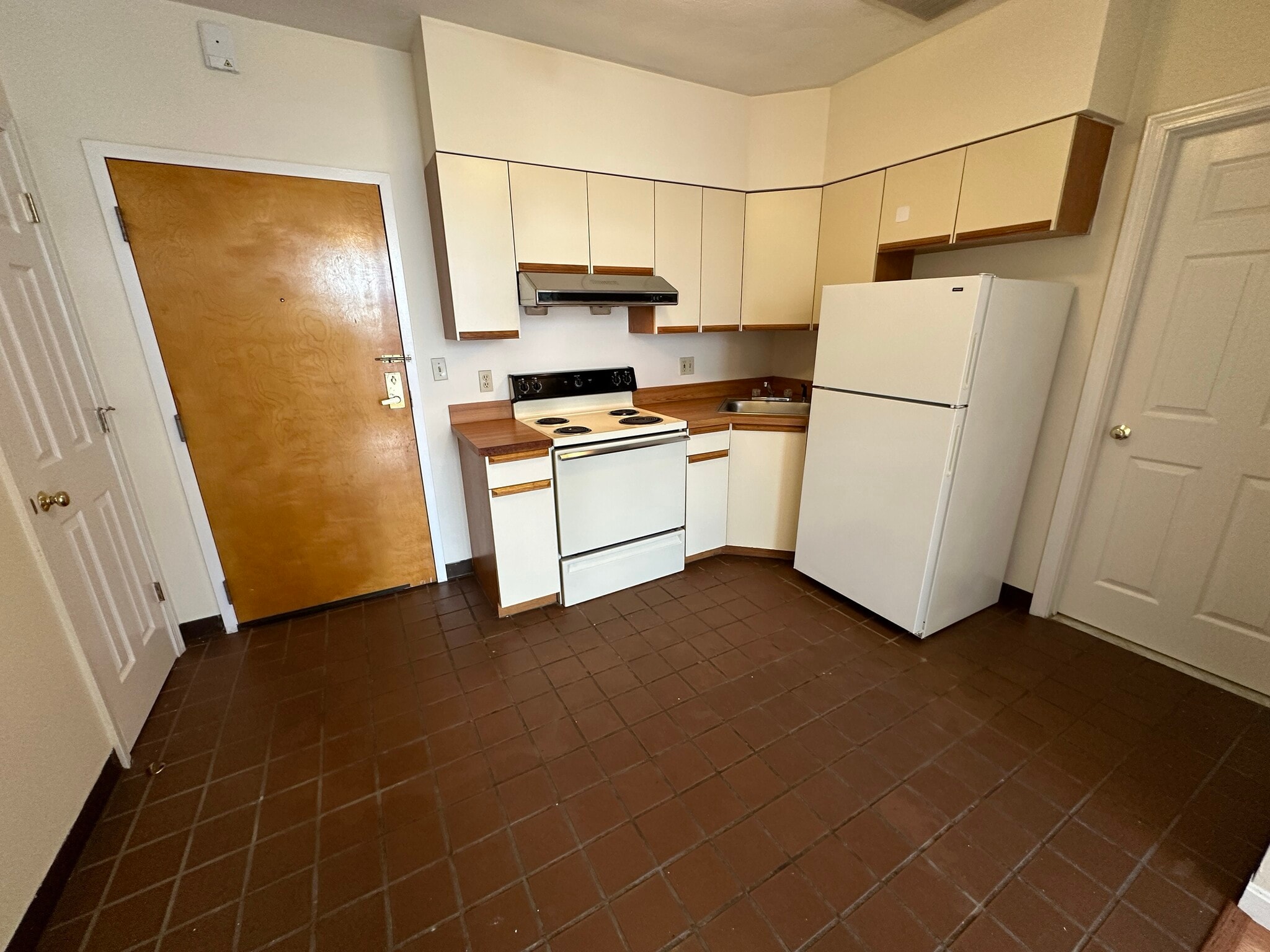 Building Photo - 79 Essex St