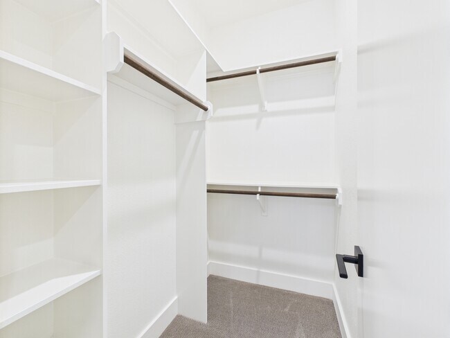 Building Photo - 2940 Huffman Way - C