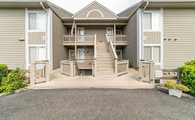 Building Photo - 3302 Spinnaker Point