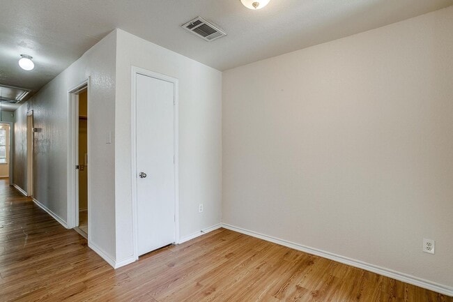 Building Photo - Half of Duplex Ready for New Tenants- 3 Bed, 2 Bath- Near the Historic Stockyards- 76164