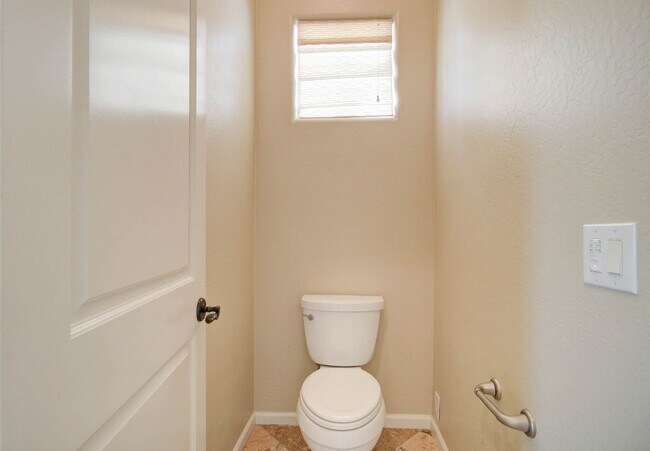 Building Photo - 9427 E Trailside View