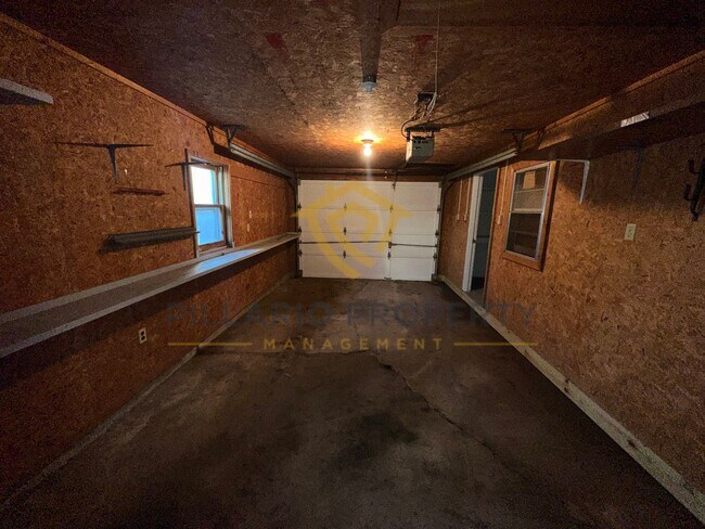 Building Photo - 805-805-805-802 S Worth Ave