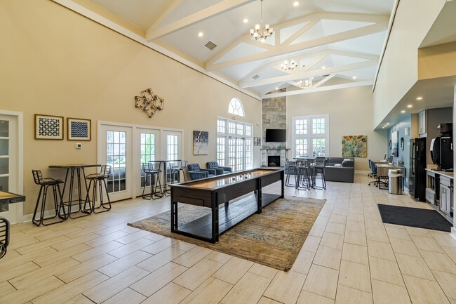 Building Photo - The Reflections