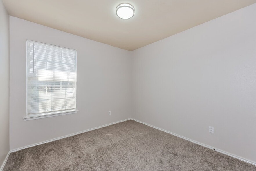 Building Photo - 7447 Pineberry Rd