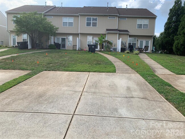 Building Photo - 13450 Delstone Dr