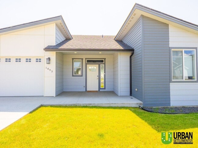 Building Photo - Charming 3-Bedroom Home in North Spokane –...