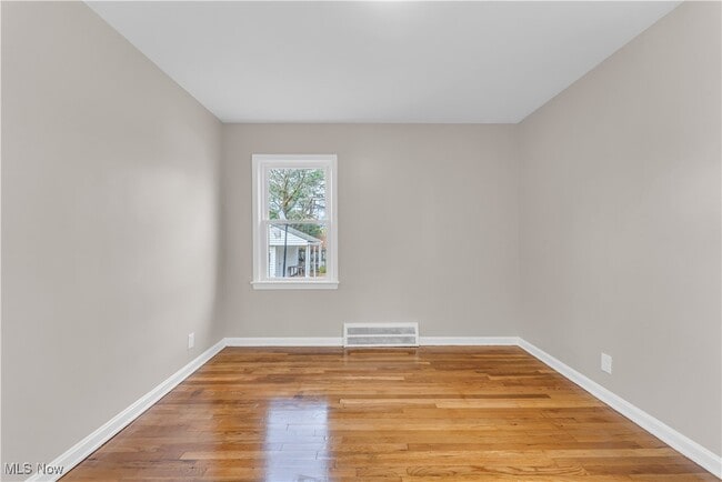 Building Photo - 14705 Krems Ave