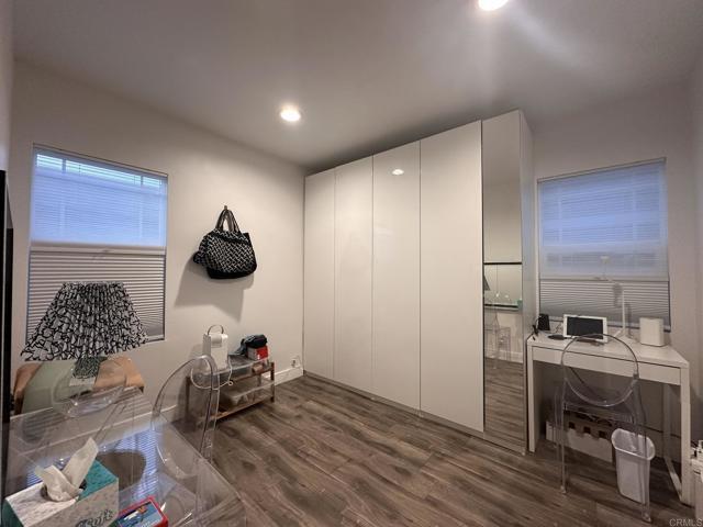 Building Photo - 4043 159th St