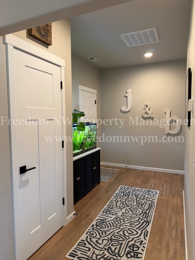 Building Photo - 17315 Pendleton St SW