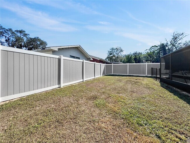 Building Photo - 1003 County Rd 17A W