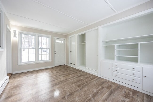 Building Photo - 24 Bossi Ave