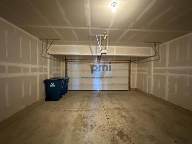 Building Photo - 8366 Kannon Dr