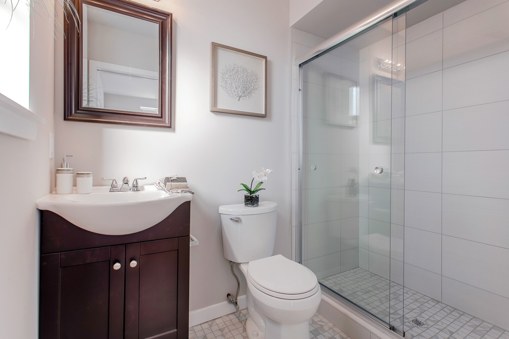 Building Photo - 820 Glenbrook Ave