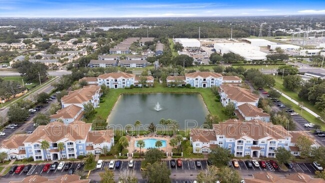 Building Photo - 5800 Lake Pointe Village Cir