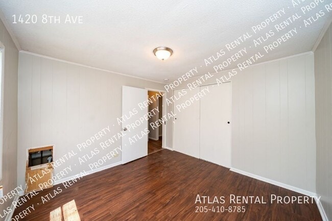 Building Photo - 1420 8th Ave