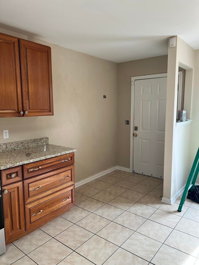 Building Photo - 601 Sherard Cir