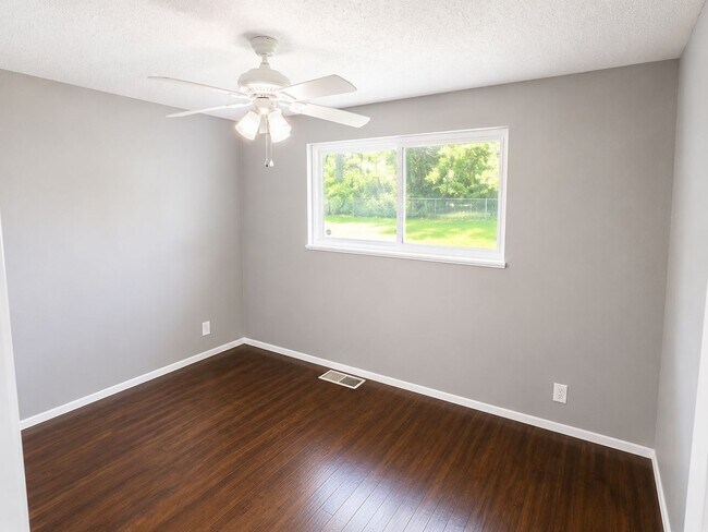 Building Photo - 10220 Doane Dr